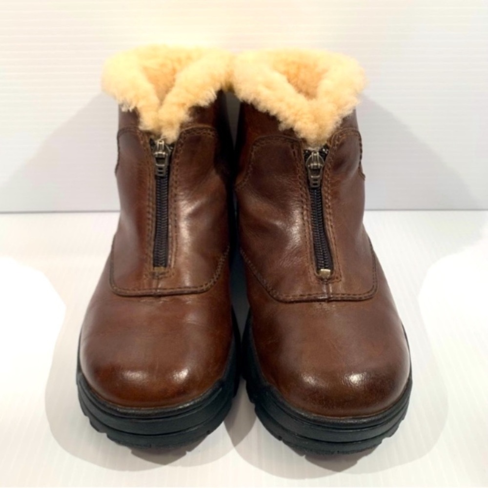 UGG Men’s Brown Leather Ankle Boots with Shearling Lining
